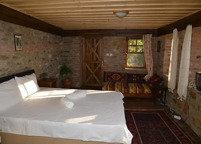 Sirince Dogadaki Evler Pensiune