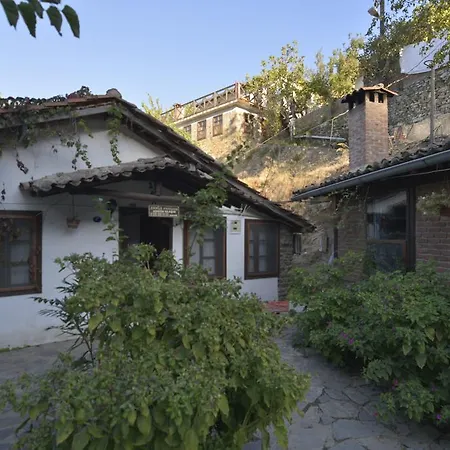 Sirince Dogadaki Evler 3*